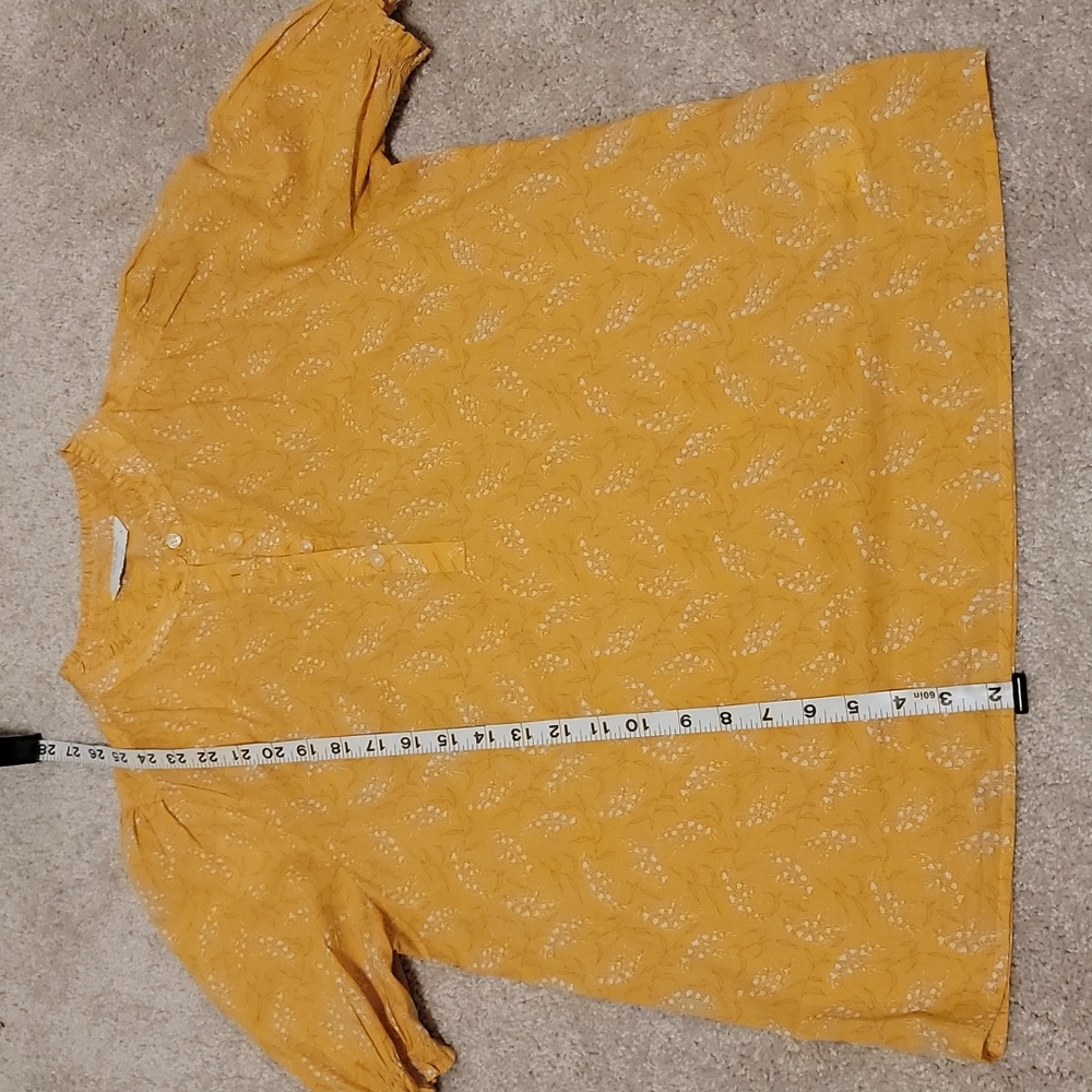 Lucky Brand Women's Short Sleeve Blouse. Medium, Color: Yellow - Picture 6 of 7